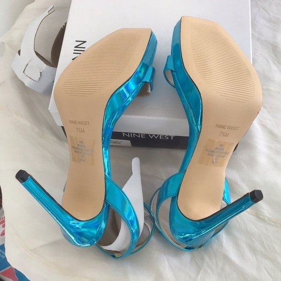 Nine West Zadie 3 blue Metallic Ankle Strap Heels. NWB. Size 7.5 - Picture 4 of 6